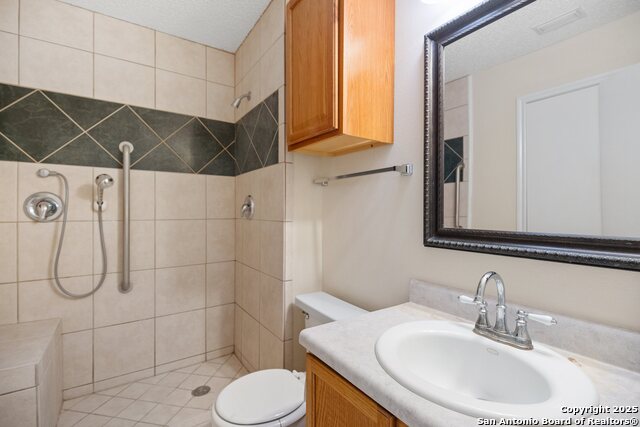 Image 29 of 38 For 7806 Larcrest Ln