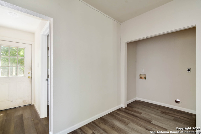 Image 13 of 23 For 718 Highland E