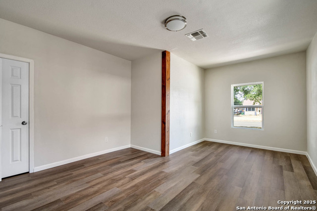 Image 15 of 23 For 718 Highland E