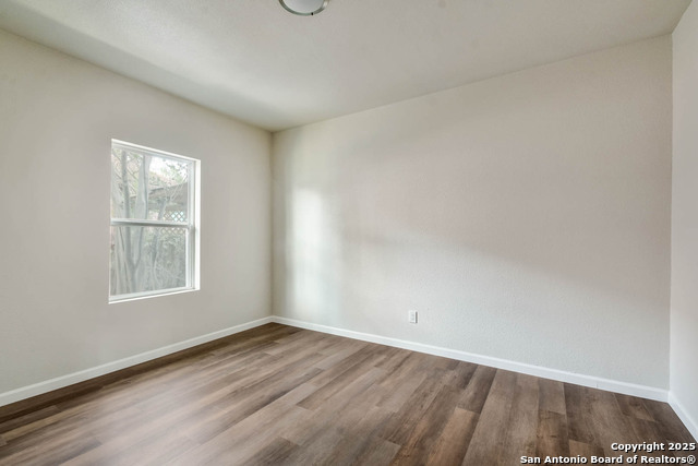 Image 16 of 23 For 718 Highland E