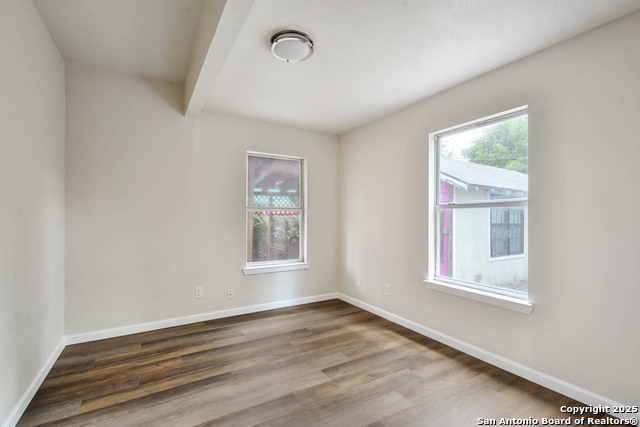 Image 19 of 23 For 718 Highland E