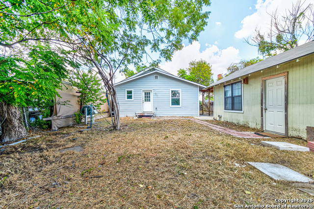 Image 20 of 23 For 718 Highland E