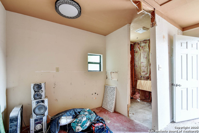 Image 22 of 23 For 718 Highland E