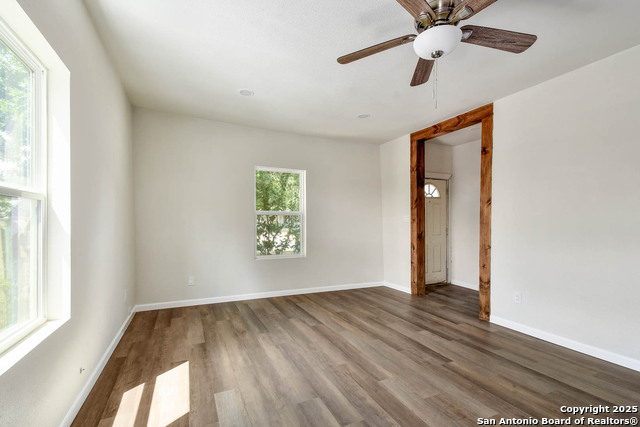 Image 4 of 23 For 718 Highland E