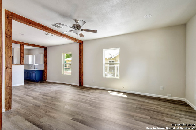 Image 5 of 23 For 718 Highland E