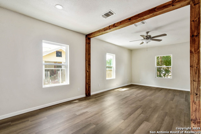 Image 9 of 23 For 718 Highland E