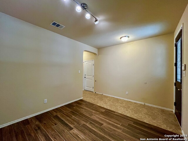 Image 10 of 60 For 8406 Loska Green