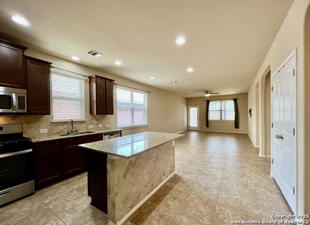 Image 11 of 60 For 8406 Loska Green