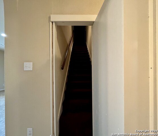 Image 29 of 60 For 8406 Loska Green