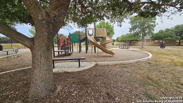 Image 56 of 60 For 8406 Loska Green