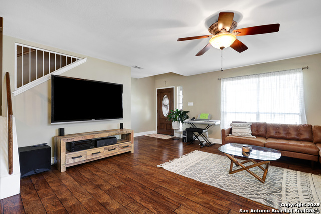 Listing photo id 2 for 11602 Shotgun Way