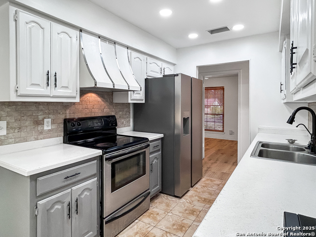 Image 12 of 32 For 7859 Hawk Trail