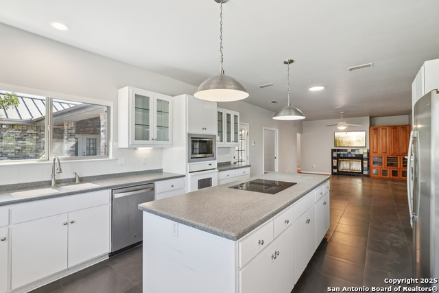 Listing photo id 12 for 2905 Hidden Elm