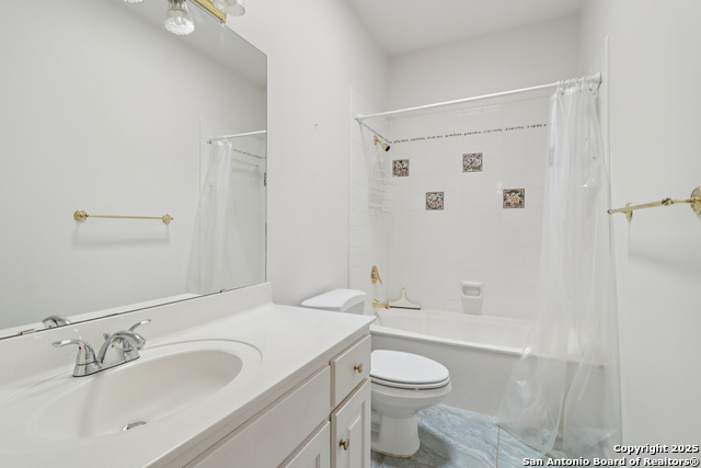 Listing photo id 16 for 2905 Hidden Elm