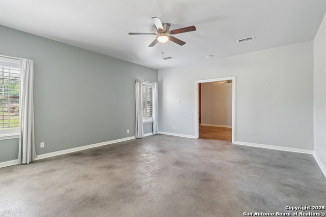 Listing photo id 21 for 2905 Hidden Elm