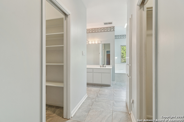 Listing photo id 22 for 2905 Hidden Elm