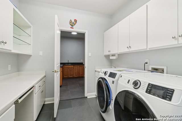 Listing photo id 31 for 2905 Hidden Elm