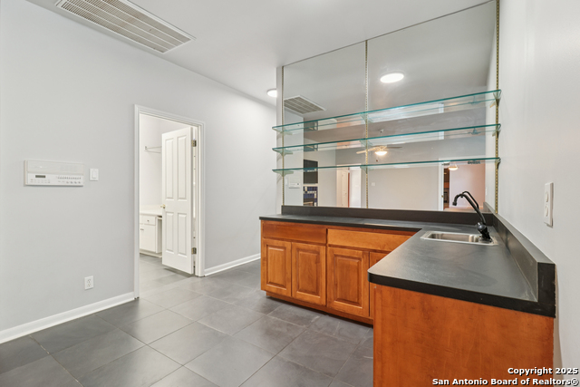 Listing photo id 32 for 2905 Hidden Elm
