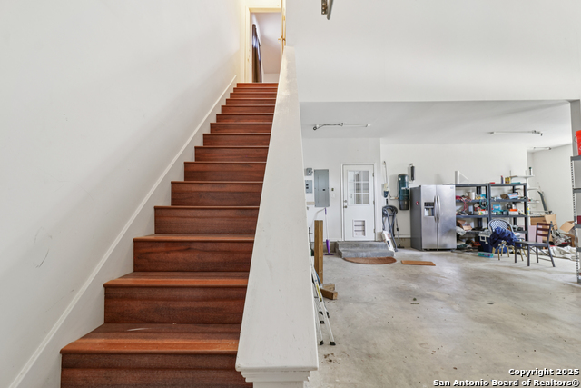 Listing photo id 35 for 2905 Hidden Elm