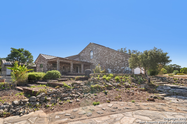 Listing photo id 38 for 2905 Hidden Elm
