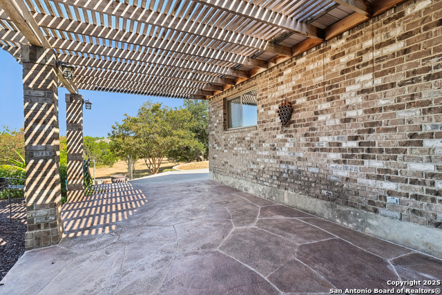 Listing photo id 39 for 2905 Hidden Elm