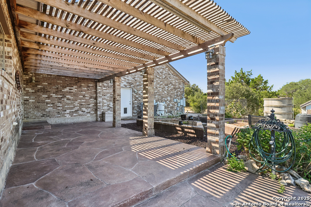 Listing photo id 40 for 2905 Hidden Elm