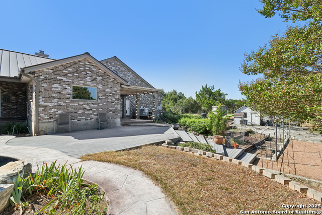 Listing photo id 47 for 2905 Hidden Elm