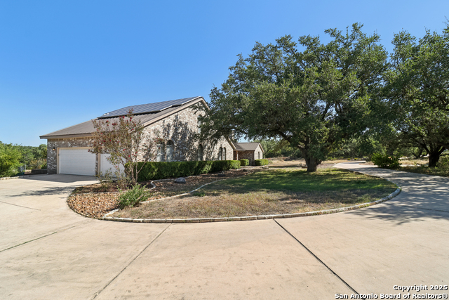 Listing photo id 3 for 2905 Hidden Elm