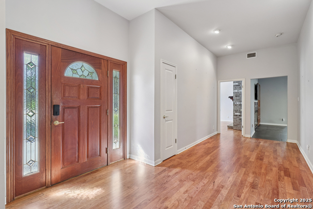Listing photo id 4 for 2905 Hidden Elm