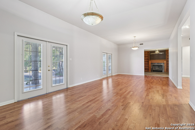 Listing photo id 6 for 2905 Hidden Elm