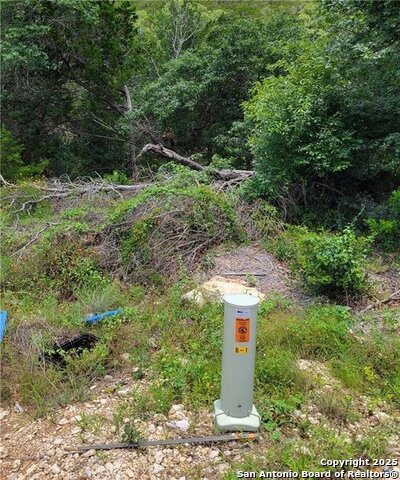 Listing photo id 0 for 1745 Tbd Private Road