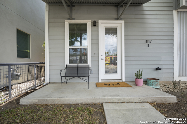 Image 4 of 41 For 1117 Presa St #1 S
