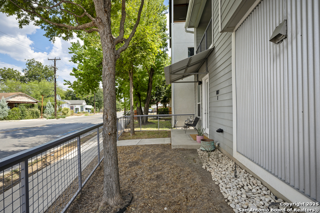 Image 5 of 41 For 1117 Presa St #1 S