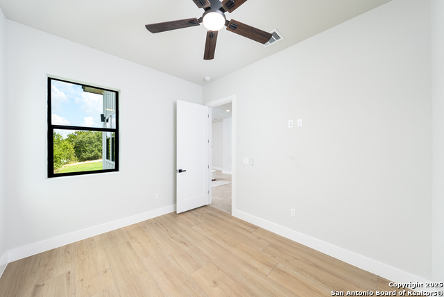 Listing photo id 26 for 26617 Timberline