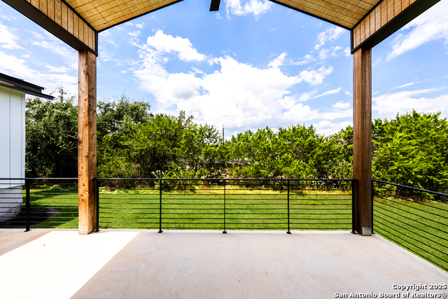 Listing photo id 38 for 26617 Timberline