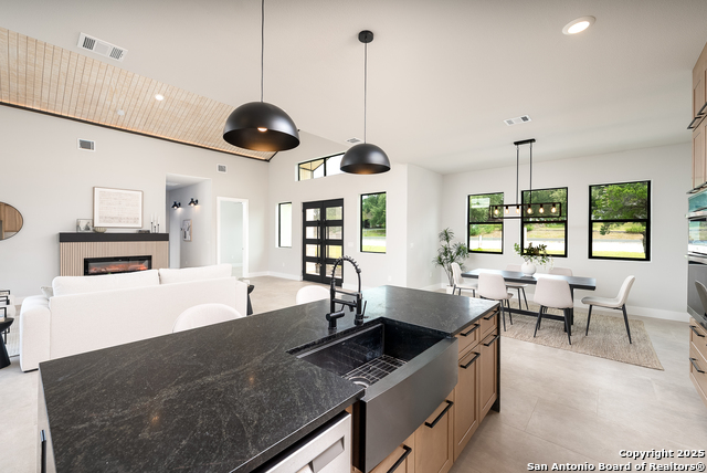 Listing photo id 7 for 26617 Timberline