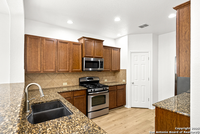 Image 19 of 48 For 13515 Ashmont