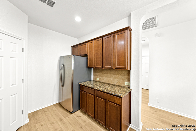Image 20 of 48 For 13515 Ashmont