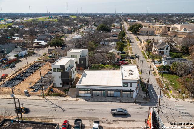 Listing photo id 0 for 2601 Flores S