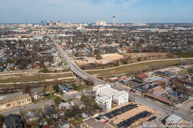 Listing photo id 1 for 2601 Flores S