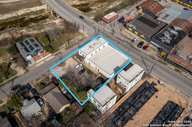 Listing photo id 3 for 2601 Flores S