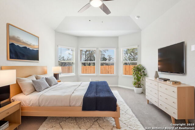 Listing photo id 18 for 17035 Blaise Terrace