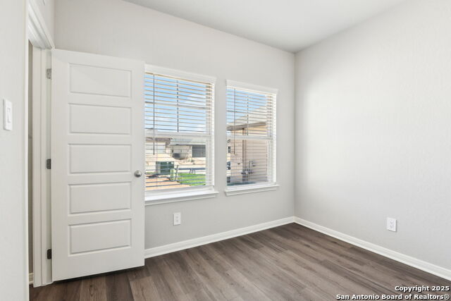 Listing photo id 23 for 17035 Blaise Terrace