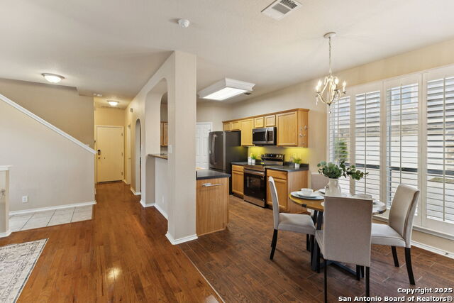 Listing photo id 12 for 10902 Toscana
