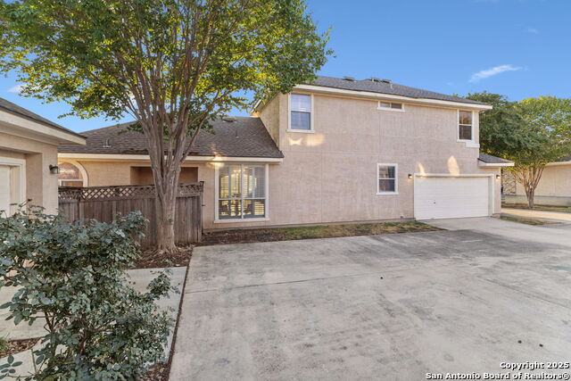 Listing photo id 35 for 10902 Toscana