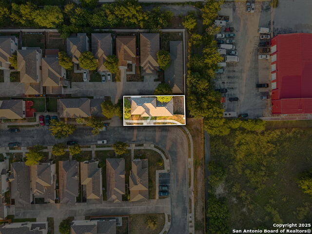 Listing photo id 40 for 10902 Toscana