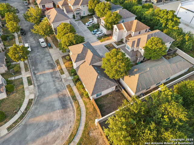 Listing photo id 41 for 10902 Toscana