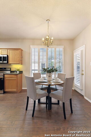 Listing photo id 3 for 10902 Toscana