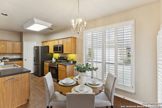 Listing photo id 4 for 10902 Toscana
