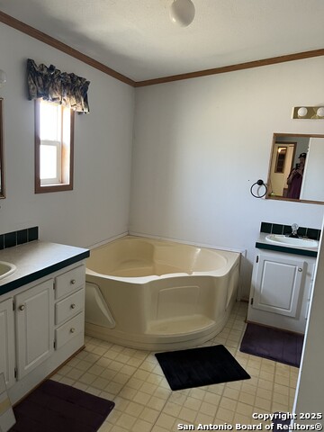 Listing photo id 3 for 123 Chapman  